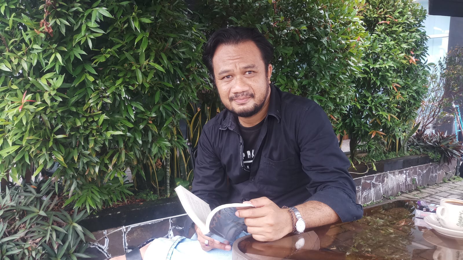 Salah seorang inisiator Lapak Baca Bontang, Yusworo Yestu. (Fitri Wahyuningsih/Kaltimtoday.co)